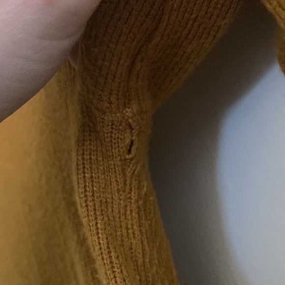 Turtleneck sweater - Picture 2 of 3